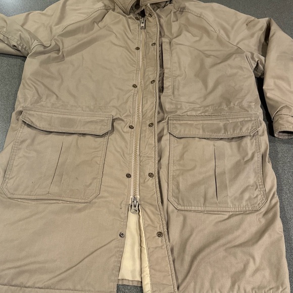 LL Bean Mens XL. Smoke free home. Quilted, heavy chore coat. - Picture 6 of 11